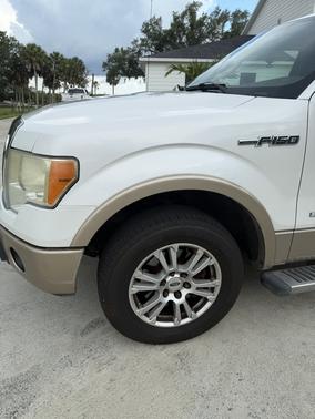 White 2011 Ford F-150 Lariat