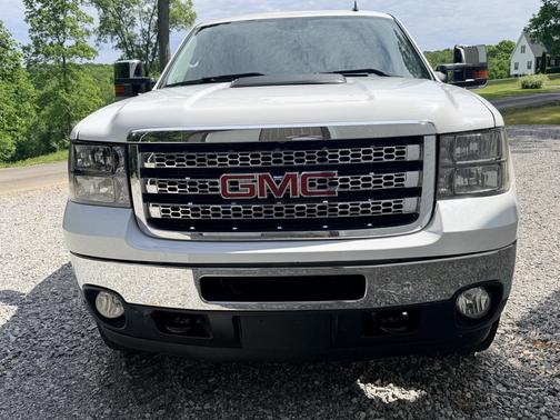 White 2012 GMC Sierra 2500 SLE