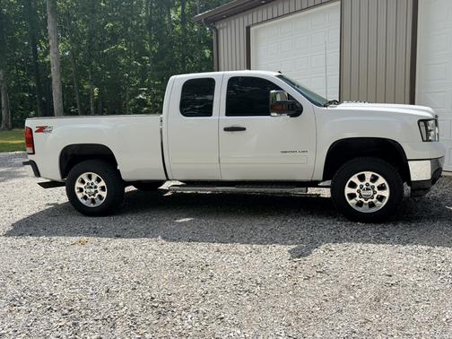 White 2012 GMC Sierra 2500 SLE