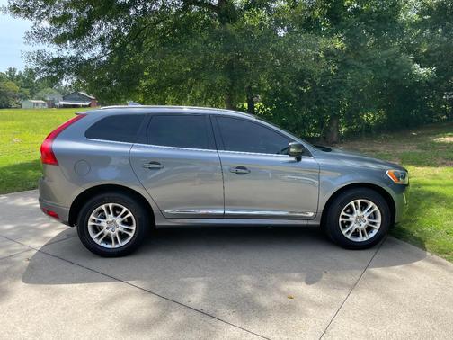 Gray 2016 Volvo XC60 T5 Premier