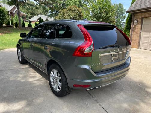 Gray 2016 Volvo XC60 T5 Premier