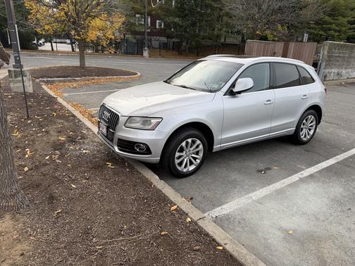Silver 2013 Audi Q5 2.0T Premium Plus