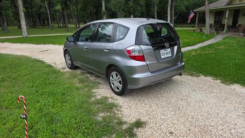 Gray 2009 Honda Fit Base