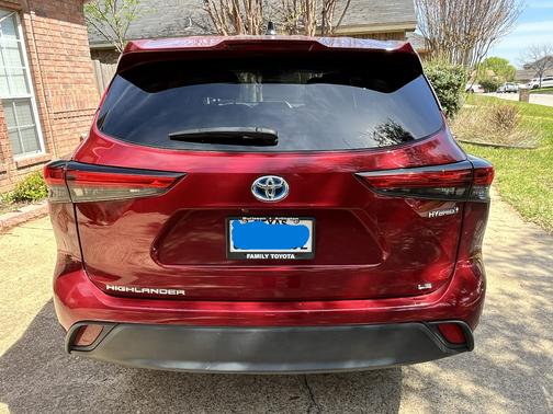 2022 Toyota Highlander Hybrid LE