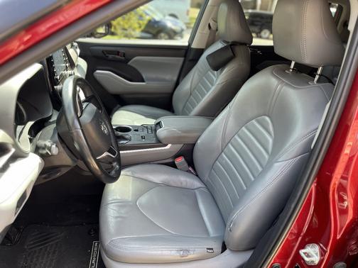 2022 Toyota Highlander Hybrid LE