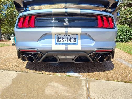 2022 Ford Shelby GT500 Base