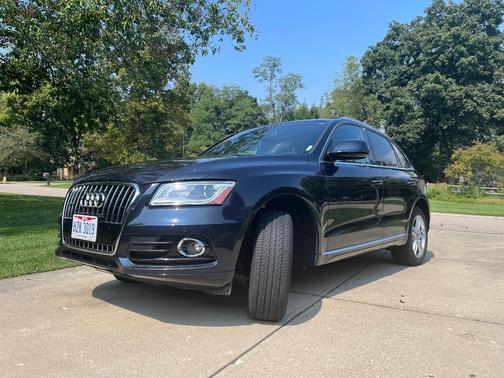 Blue 2016 Audi Q5 2.0T Premium Plus