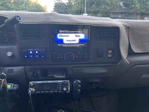 White 2002 Ford F-350 XL Crew Cab Super Duty