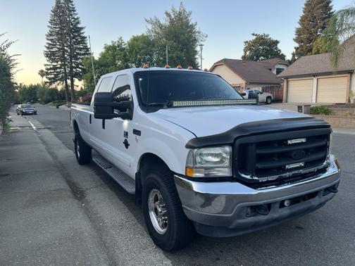 White 2002 Ford F-350 XL Crew Cab Super Duty