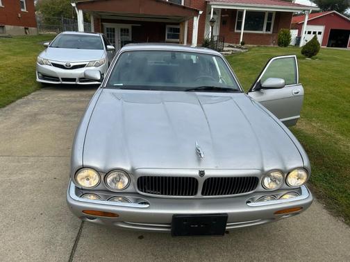 2002 Jaguar XJ8 Sport