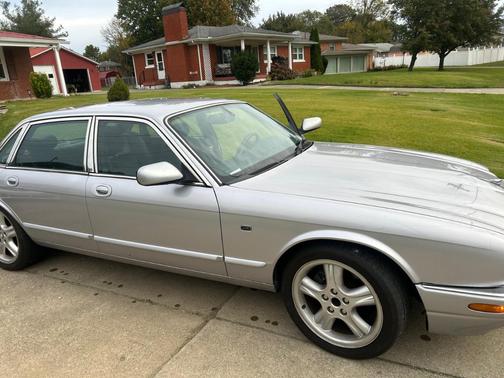 2002 Jaguar XJ8 Sport