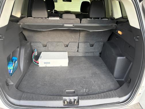 White 2019 Ford Escape SE