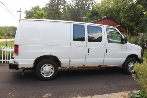2008 Ford E150 Base