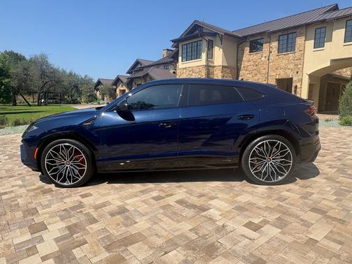 Blue 2025 Lamborghini Urus SE