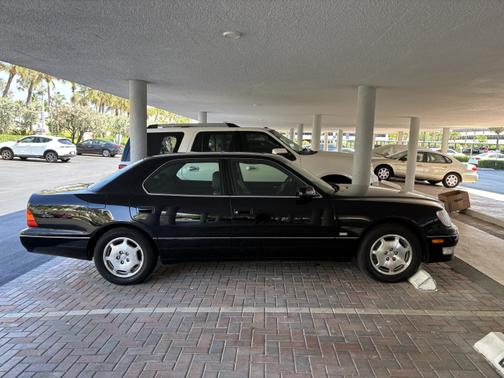 2000 Lexus LS 400 LS