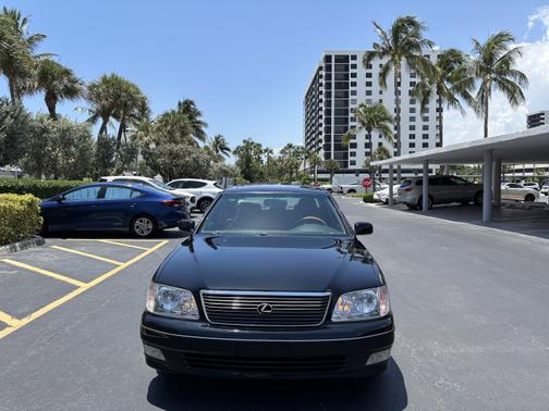 2000 Lexus LS 400 LS
