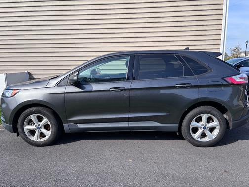 2020 Ford Edge SE