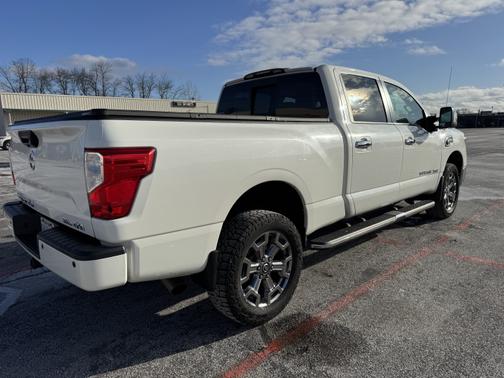 2018 Nissan Titan XD SL