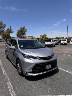 2024 Toyota Sienna XLE
