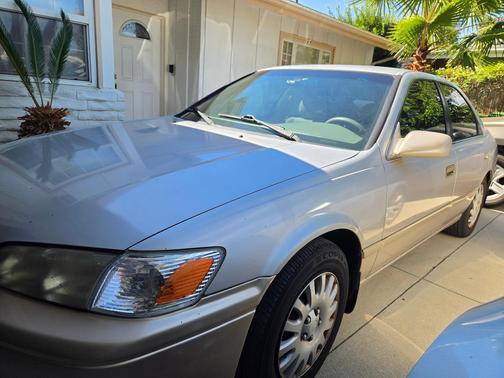 Beige 2001 Toyota Camry CE