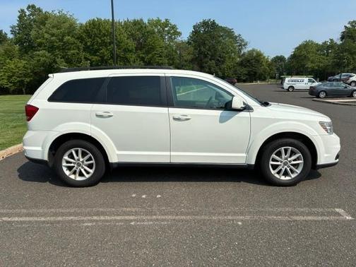 White 2016 Dodge Journey SXT