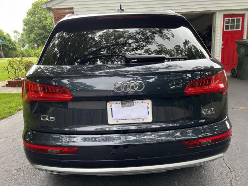 Photo 2 of 6 of 2018 Audi Q5 2.0T Premium