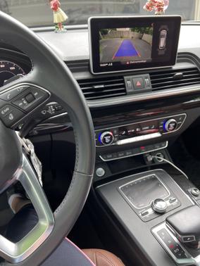 Photo 4 of 6 of 2018 Audi Q5 2.0T Premium