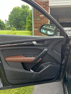 Photo 6 of 6 of 2018 Audi Q5 2.0T Premium