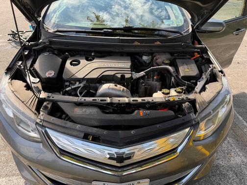 Gray 2017 Chevrolet Volt LT