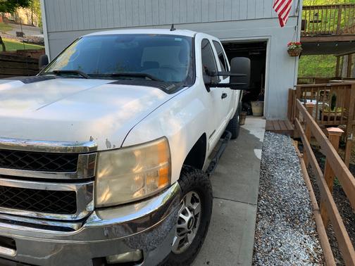 White 2011 Chevrolet Silverado 2500 LT