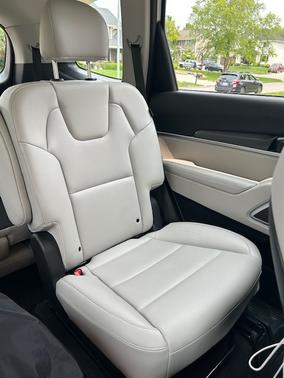 White 2023 Kia Telluride S