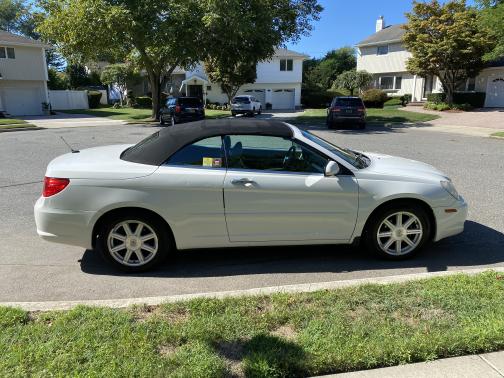 Photo 2 of 5 of 2008 Chrysler Sebring Limited