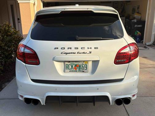 White 2014 Porsche Cayenne Cayenne Turbo S