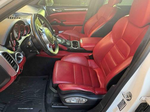 White 2014 Porsche Cayenne Cayenne Turbo S