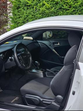 White 2015 Hyundai Genesis Coupe 3.8 Base