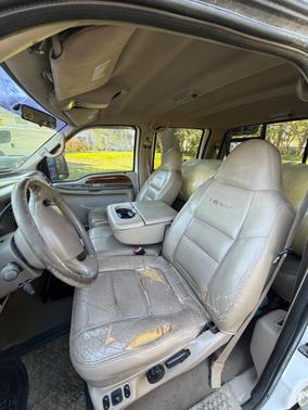 White 2001 Ford F-250 Lariat Crew Cab Super Duty