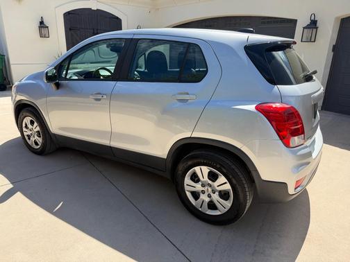 Gray 2017 Chevrolet Trax LS