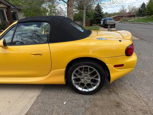 Yellow 2002 Mazda MX-5 Miata LS