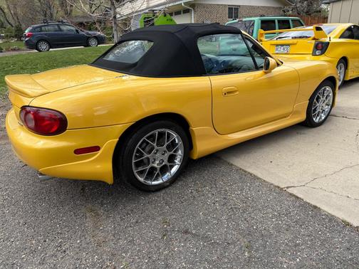 Yellow 2002 Mazda MX-5 Miata LS