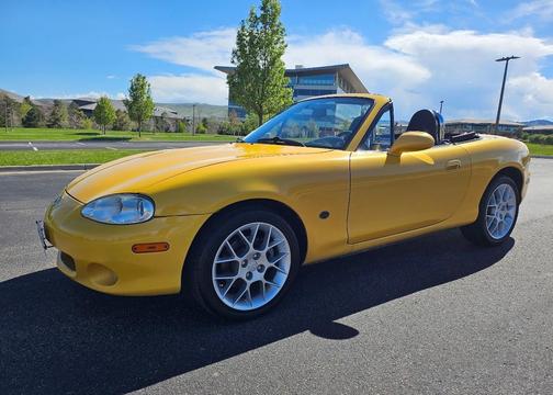 Yellow 2002 Mazda MX-5 Miata LS