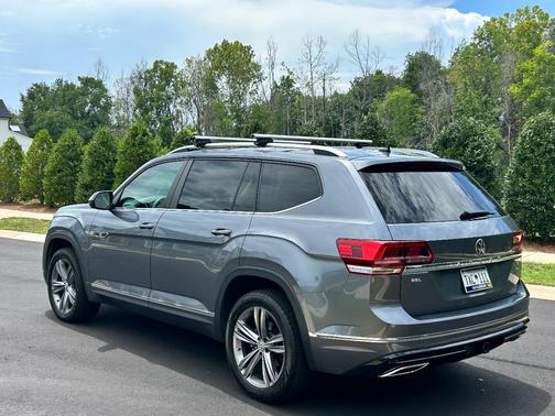 Gray 2019 Volkswagen Atlas 3.6L SEL R-Line