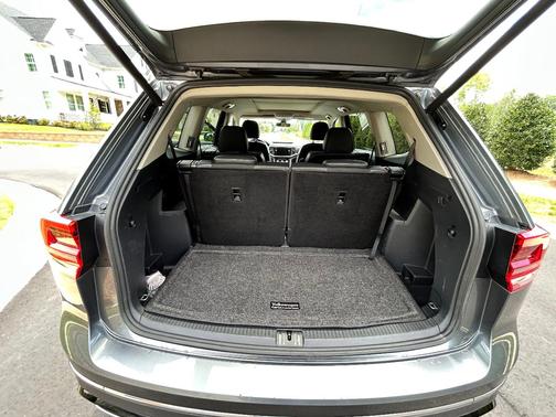 Gray 2019 Volkswagen Atlas 3.6L SEL R-Line
