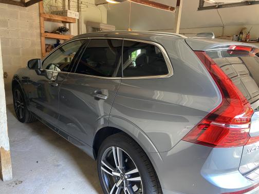 Photo 4 of 8 of 2019 Volvo XC60 T5 Momentum