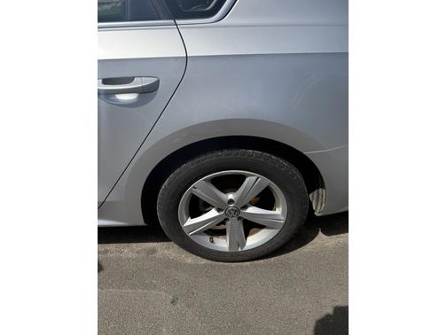 2013 Volkswagen Passat 2.0 TDI SE w/ Sunroof