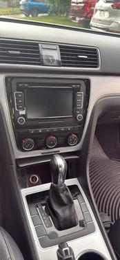 2013 Volkswagen Passat 2.0 TDI SE w/ Sunroof
