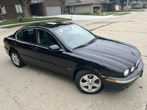 Black 2002 Jaguar X-Type 3