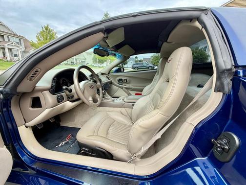 Blue 2004 Chevrolet Corvette Base