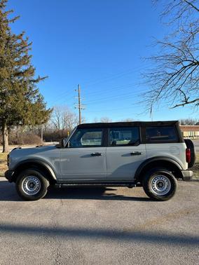 2022 Ford Bronco Base