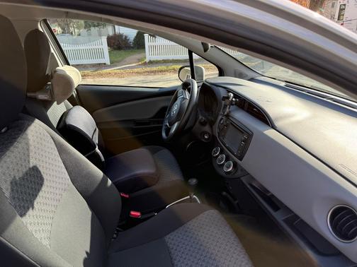 2015 Toyota Yaris LE