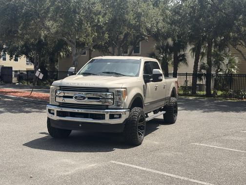 Beige 2017 Ford F-250 Lariat